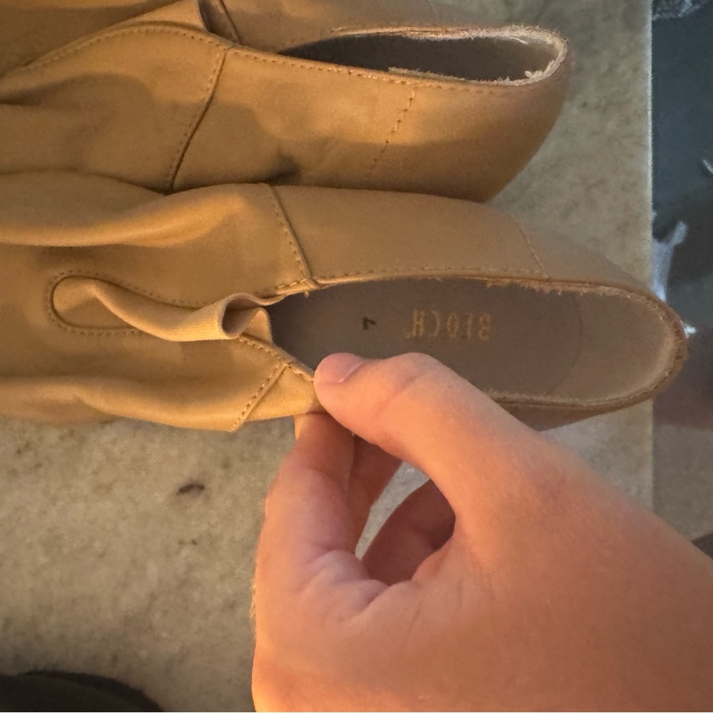 Bloch Tan Athletic Shoes Soft Moccasin Style
